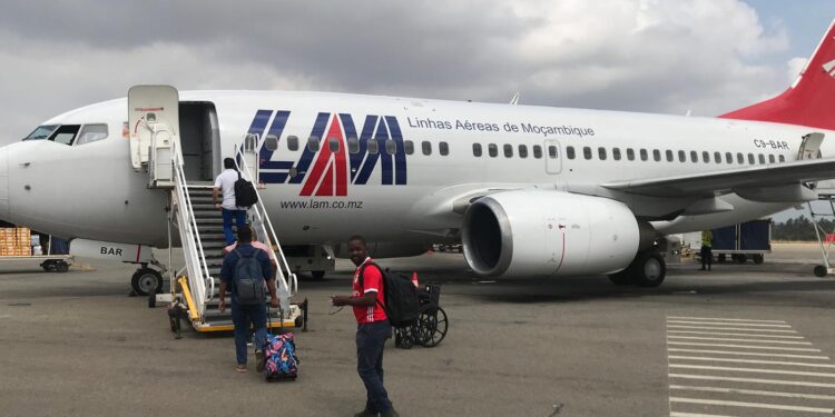 Passageiros da LAM queixam-se da subida especulativa dos preços de passagens na quadra festiva