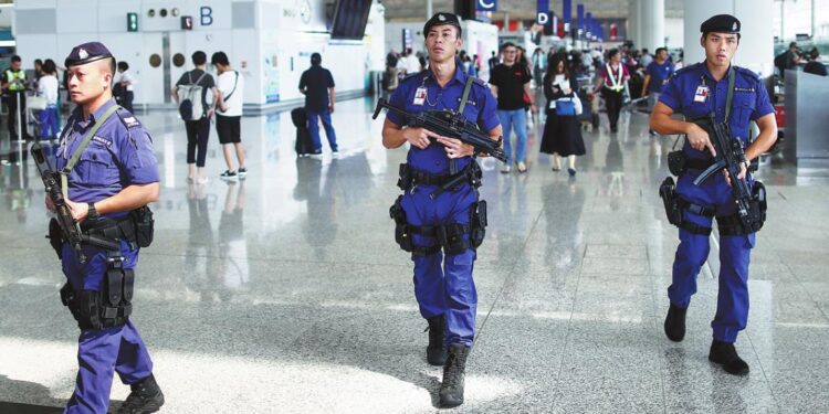 Detidos em Hong Kong dois passageiros com droga vinda de Moçambique