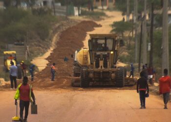 Residentes de KaTembe exigem conclusão da estrada Rotunda-Incassane