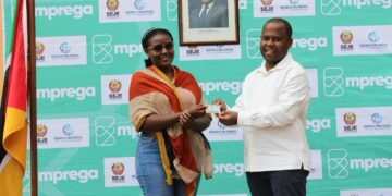 Mais jovens recebem cartas de condução no programa Acredita-Emprega