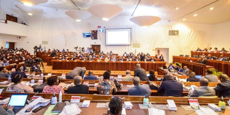 Assembleia da República vai rever Lei da PRM e SERNIC