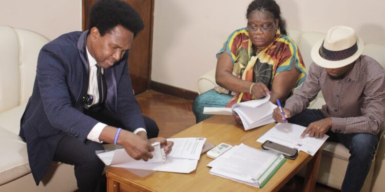 Embora marginalizado, Venâncio Mondlane submete candidatura á presidência da RENAMO rumo às eleições gerais