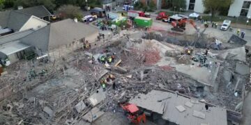 Confirmados três moçambicanos entre as vítimas fatais do edifício desabado na África do Sul