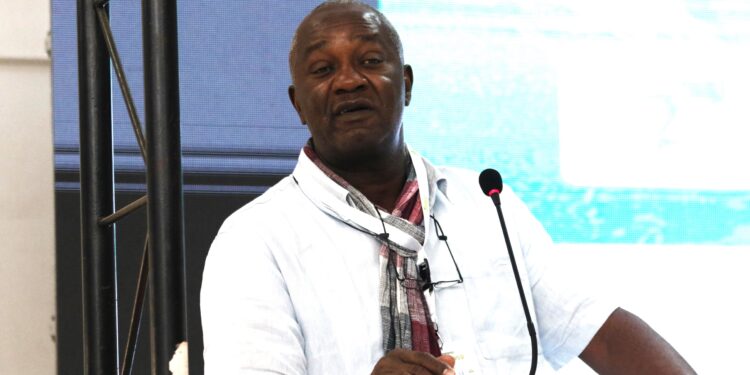 Severino Ngoenha defende a renegociação urgente dos contratos de petróleo e gás com as multinacionais