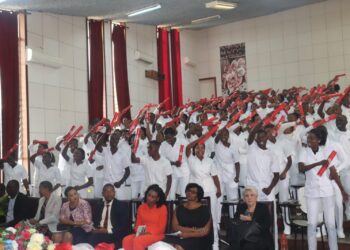 𝗚𝗿𝗮𝗱𝘂𝗮𝗱𝗼𝘀 𝟭𝟮𝟬 𝗧é𝗰𝗻𝗶𝗰𝗼𝘀 𝗱𝗲 𝗦𝗮ú𝗱𝗲 𝗱𝗼 𝗜𝗻𝘀𝘁𝗶𝘁𝘂𝘁𝗼 𝗱𝗲 𝗖𝗶ê𝗻𝗰𝗶𝗮𝘀 𝗱𝗲 𝗦𝗮ú𝗱𝗲 𝗱𝗲 𝗠𝗮𝗽𝘂𝘁𝗼