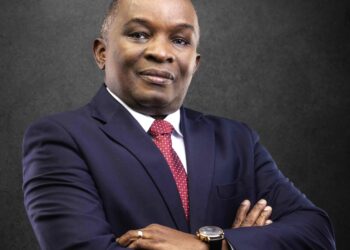 Victor Gomes sucede a Luísa Diogo na presidência do Absa Bank Moçambique