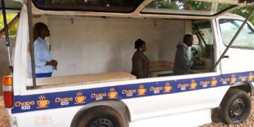 Vereadora de Educação, Cultura, Juventude de Marracuene visita o Centro Cultural Chapa 100 em Habel Jafar