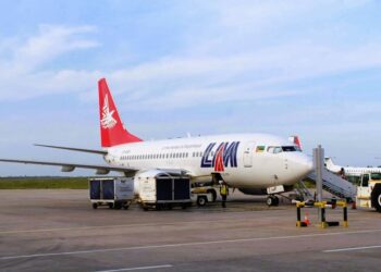 LAM recarrega bateria de aeronave com passageiros a bordo