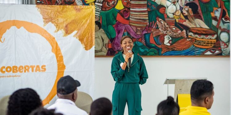 Tmcel Patrocina Ciclo de Palestras “Descobertas: Uma Jornada para a Autoestima” Para Jovens de Moçambique