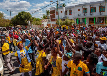 Partido PODEMOS promete mercados confortáveis e lanche escolar gratuito