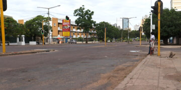 Protestos começam com manifestações silenciosas e cortes no acesso à internet