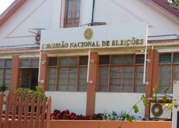 PODEMOS entrega novo lote de actas e editais à CNE para reclamar os resultados eleitorais