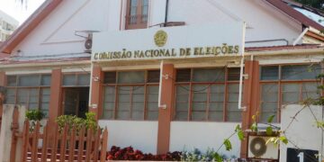 PODEMOS entrega novo lote de actas e editais à CNE para reclamar os resultados eleitorais