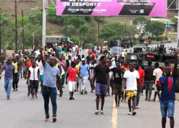 Fronteira de Ressano Garcia funciona de forma condicionada