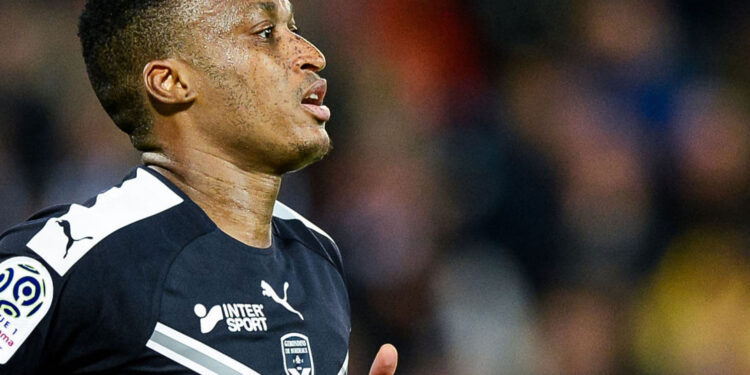 Mexer Sitoe pondera regresso a África após 15 anos na elite europeia