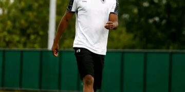 PRESENÇA MOÇAMBICANA NA EUROPA: ALFONS AMADE ASSINA PELO DUNFERMLINE FC