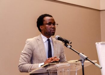 Da estética do amor à Pátria em tempos de revisionismos históricos