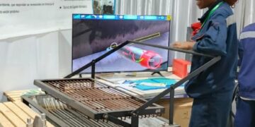 Instituto Industrial e Comercial de Nampula recebe prémio de melhor expositor na FENA