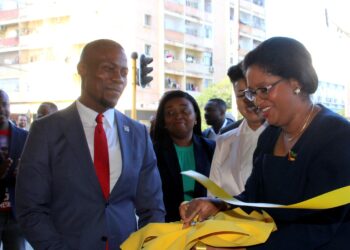 Governo aposta na proximidade entre banca e mercado informal para impulsionar empreendedorismo local