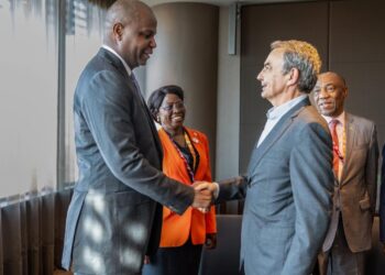 Presidente Daniel Chapo e José Zapatero reforçam apelo por nova arquitetura financeira global