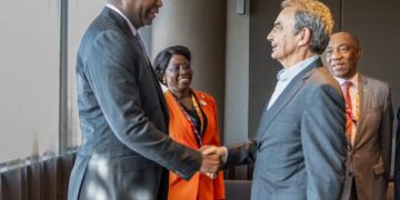 Presidente Daniel Chapo e José Zapatero reforçam apelo por nova arquitetura financeira global