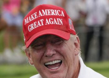 INVESTIGADOR APONTA DESILUSÃO. JOVENS QUE VOTARAM EM TRUMP ESTÃO “EXTREMAMENTE INSATISFEITOS”