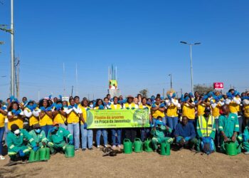 Magoanine vai respirar melhor: iniciativa ambiental planta 80 árvores em Maputo