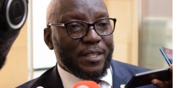 Ministro Caifadine Manasse apela à participação igualitária no debate sobre o futuro do país