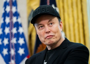 ELON MUSK ROMPE COM TRUMP E CRIA O “PARTIDO DA AMÉRICA”