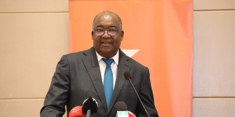 Ferrão alerta que pobreza e casamentos prematuros hipotecam o futuro das crianças moçambicanas