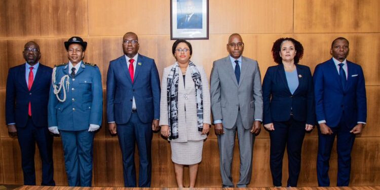 Ao nível do Ministério das Finanças e da AT