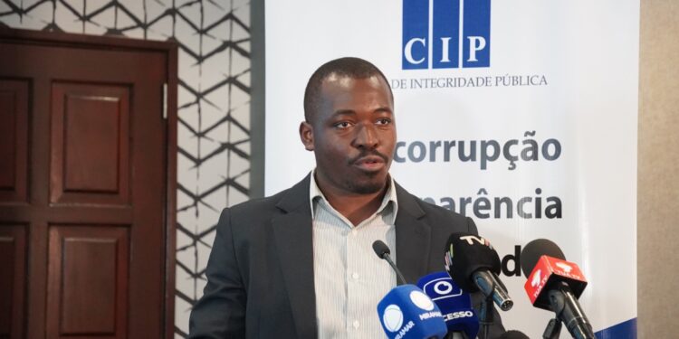 Economista defende maior produção privada para estabilizar câmbio e conter inflação