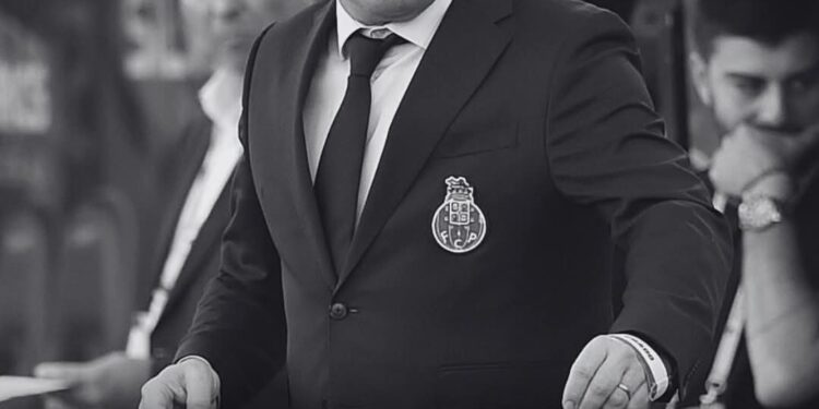 Morre Jorge Costa, aos 53 anos, histórico capitão e director do FC Porto