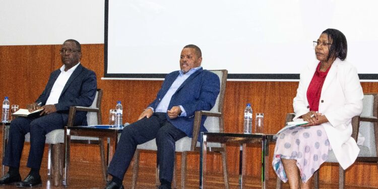 Agricultura e pecuária sob pressão: Ministro Roberto Albino exige mais rigor, coordenação e resultados