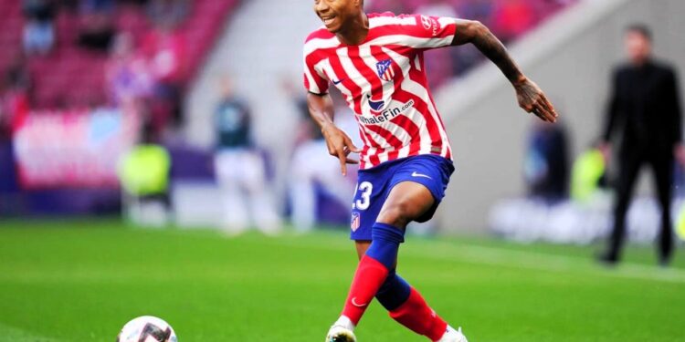 Reinildo Mandava pronto para estreia histórica na Premier League pelo Sunderland