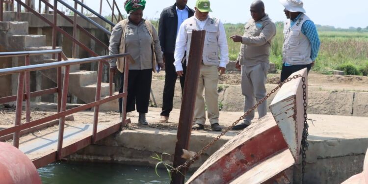 Ministro da Agricultura exige uso efectivo de 10 mil hectares e alerta para fim da ocupação indevida de infraestruturas públicas