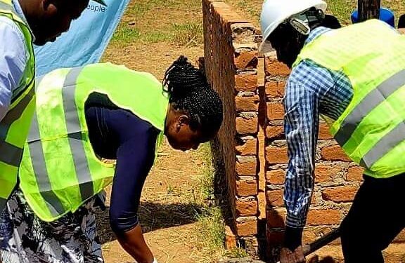 Vandúzi Vai Contar com Aquaparque de Produção de Peixe