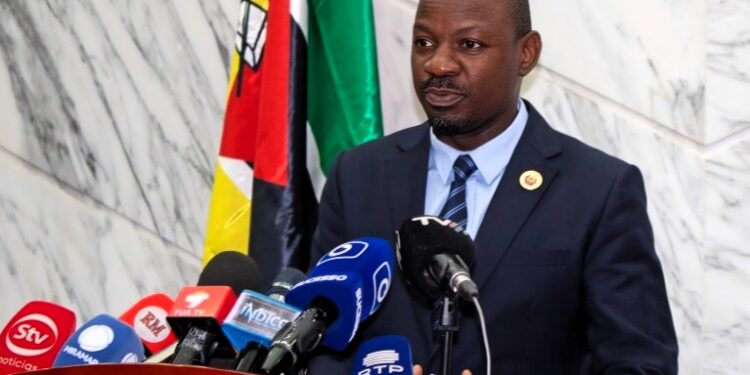 Governo decide pela suspensão de todas licenças de exploração mineira em Manica