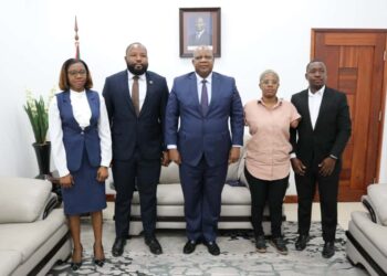 Gabinete da Juventude Parlamentar dialoga com Governo de Sofala