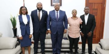 Gabinete da Juventude Parlamentar dialoga com Governo de Sofala