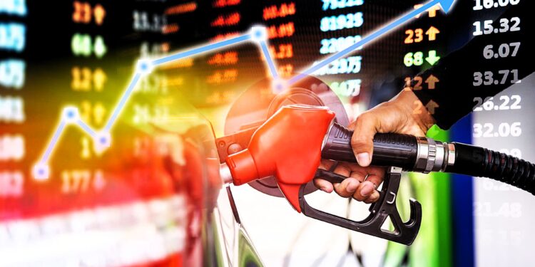 Governo pretende rever em baixa o preço dos combustíveis para reduzir custo de vida