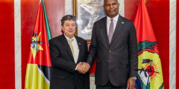 Embaixador da Tailândia elogia rubi moçambicano e reforça laços comerciais