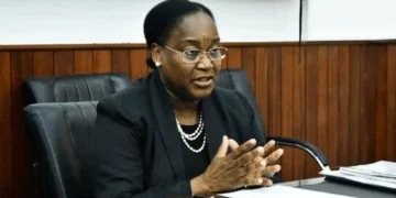 Conselho Constitucional reforça autoridade presidencial em meio a disputa partidária