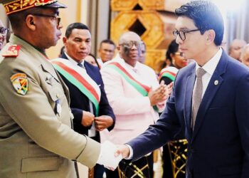 Presidente de Madagáscar nomeia o militar Ruphin Zafisambo como primeiro-ministro