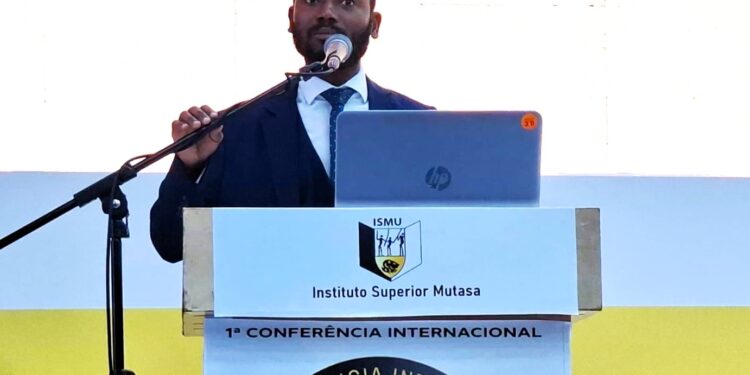 Má governação trava riqueza de Moçambique, alerta Gil Aníbal