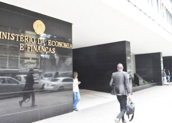 Governo garante que mais de 18 mil funcionários fantasmas não representam custo para o Estado