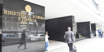 Governo garante que mais de 18 mil funcionários fantasmas não representam custo para o Estado