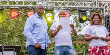 PROFESSORES GANHAM SEGURANÇA FUNDIÁRIA NA MATOLA COM ENTREGA DE DUATS