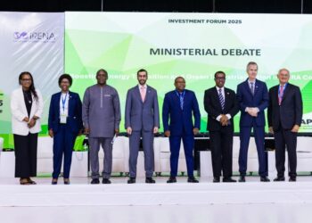 Moçambique junta-se à Iniciativa Africana de Energias Renováveis no Fórum de Investimento da APRA em Serra Leoa