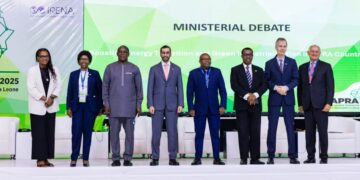 Moçambique junta-se à Iniciativa Africana de Energias Renováveis no Fórum de Investimento da APRA em Serra Leoa